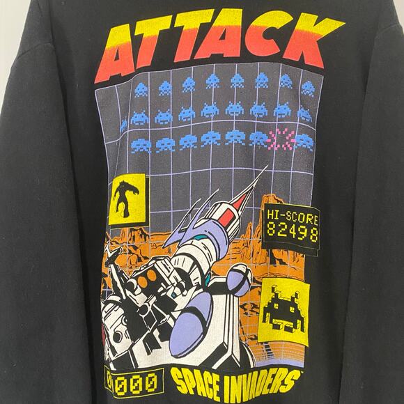 2022 Kids Attack Space Invaders Black Hoodie Sweatshirt Video Game Size Small - Picture 1 of 5